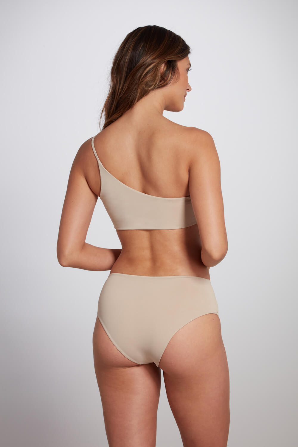 Detail of the mid rise camel bikini bottom Serena.